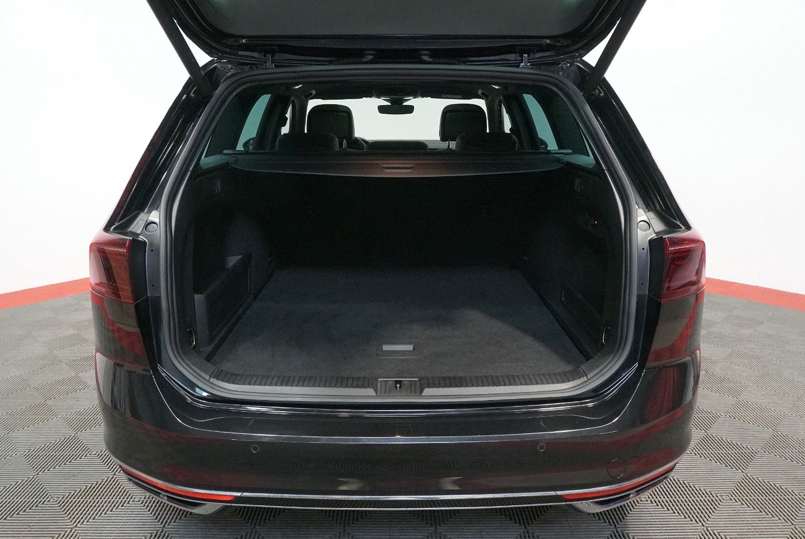 Volkswagen Passat Variant R-Line 4Motion 2.0 TDI*AHK*PANO