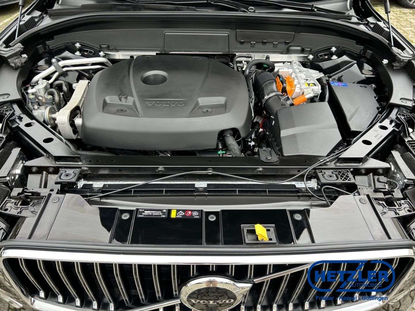 Volvo XC60 Plus Bright Recharge Plug-In Hybrid AWD T6