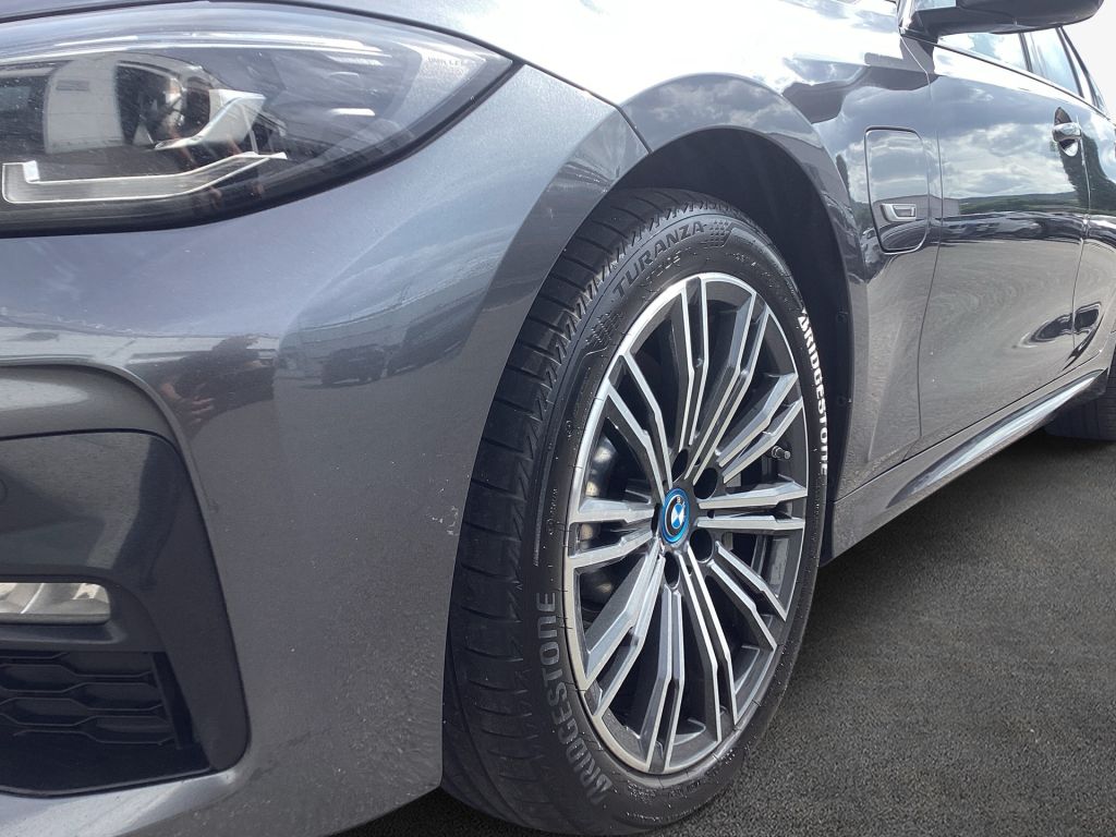 BMW 330e Aut. M Sport - Samsaru's Car Outlet