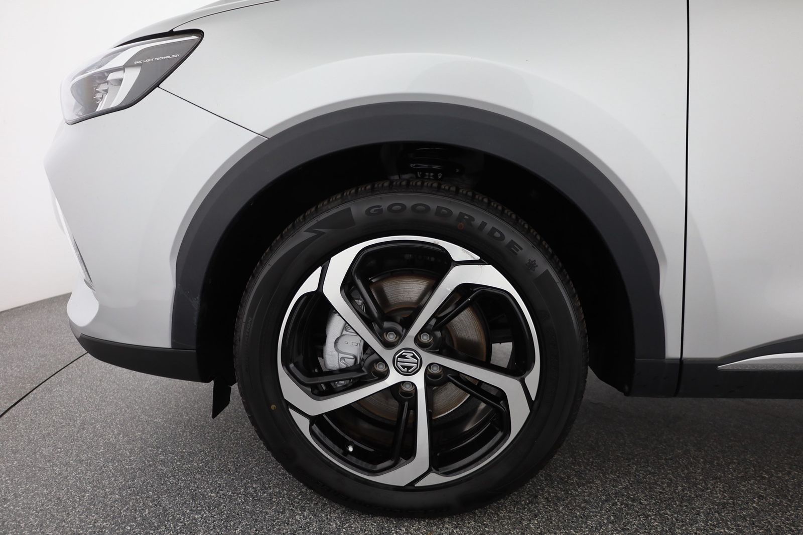 MG HS 1.5 T-GDI Luxury Aut. LED ACC Pano Navi