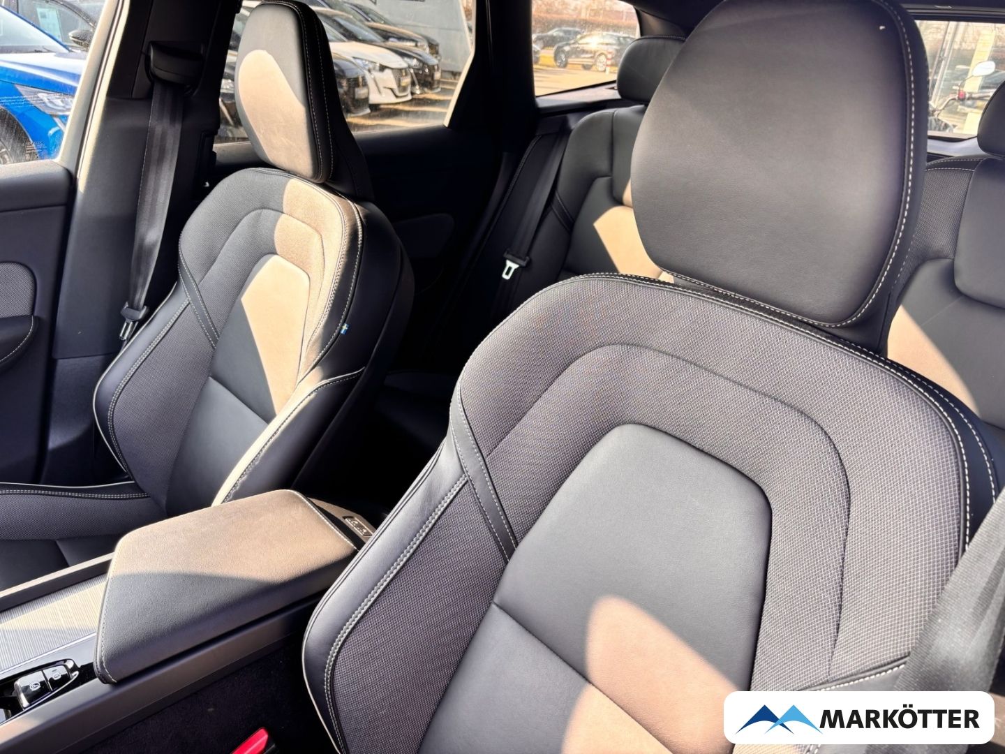 Volvo XC60 B4 Plus Dark 21''/ACC/BLIS/H&K/CAM/SHZ/FSH