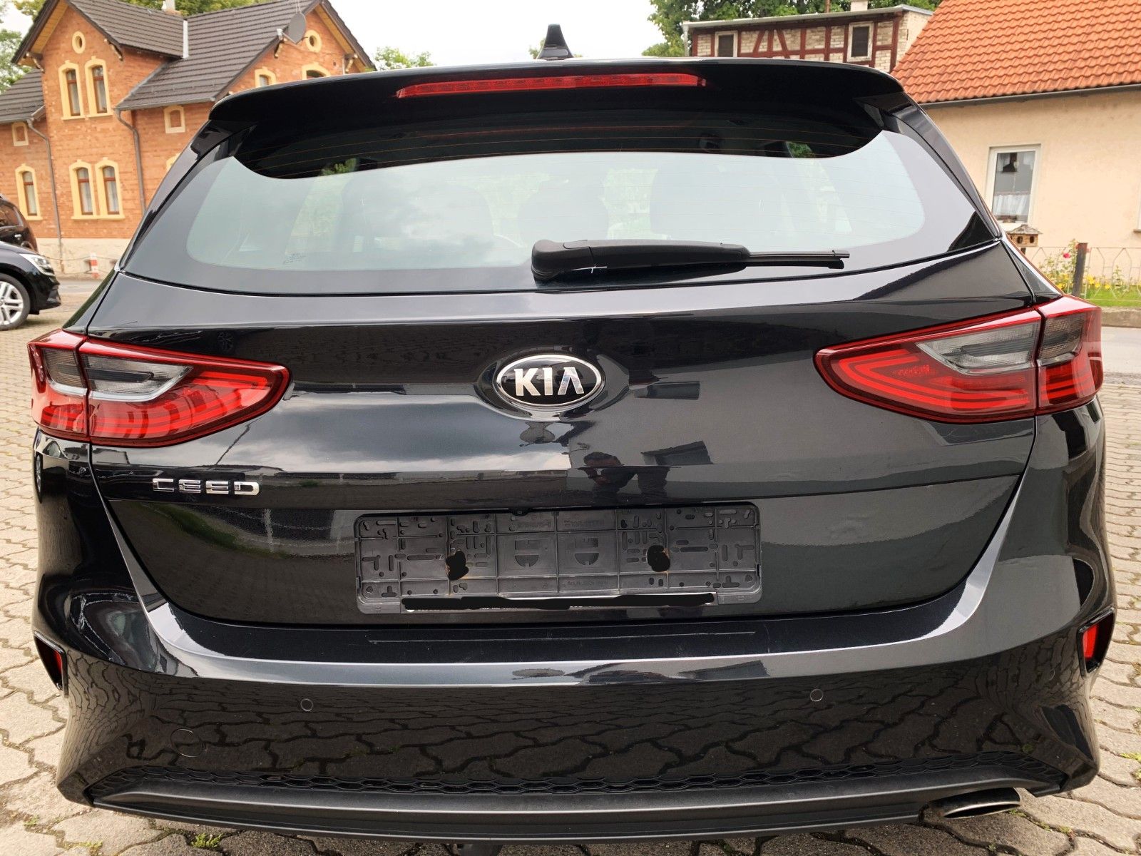 Kia Ceed - Samsaru's Car Outlet