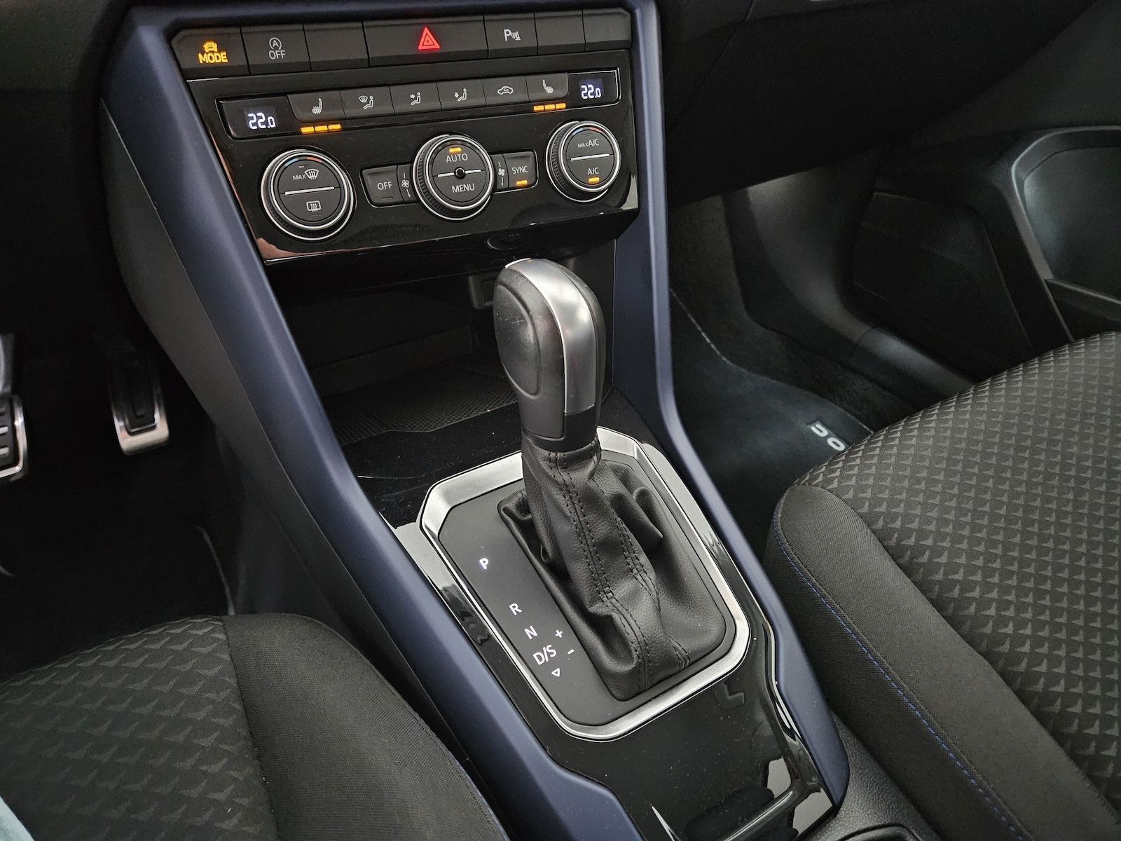 Volkswagen T-Roc 1.5 TSI Style - Samsaru's Car Outlet
