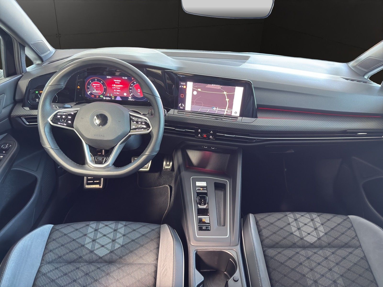 Volkswagen Golf 2.0 TDI R-Line - Samsaru's Car Outlet