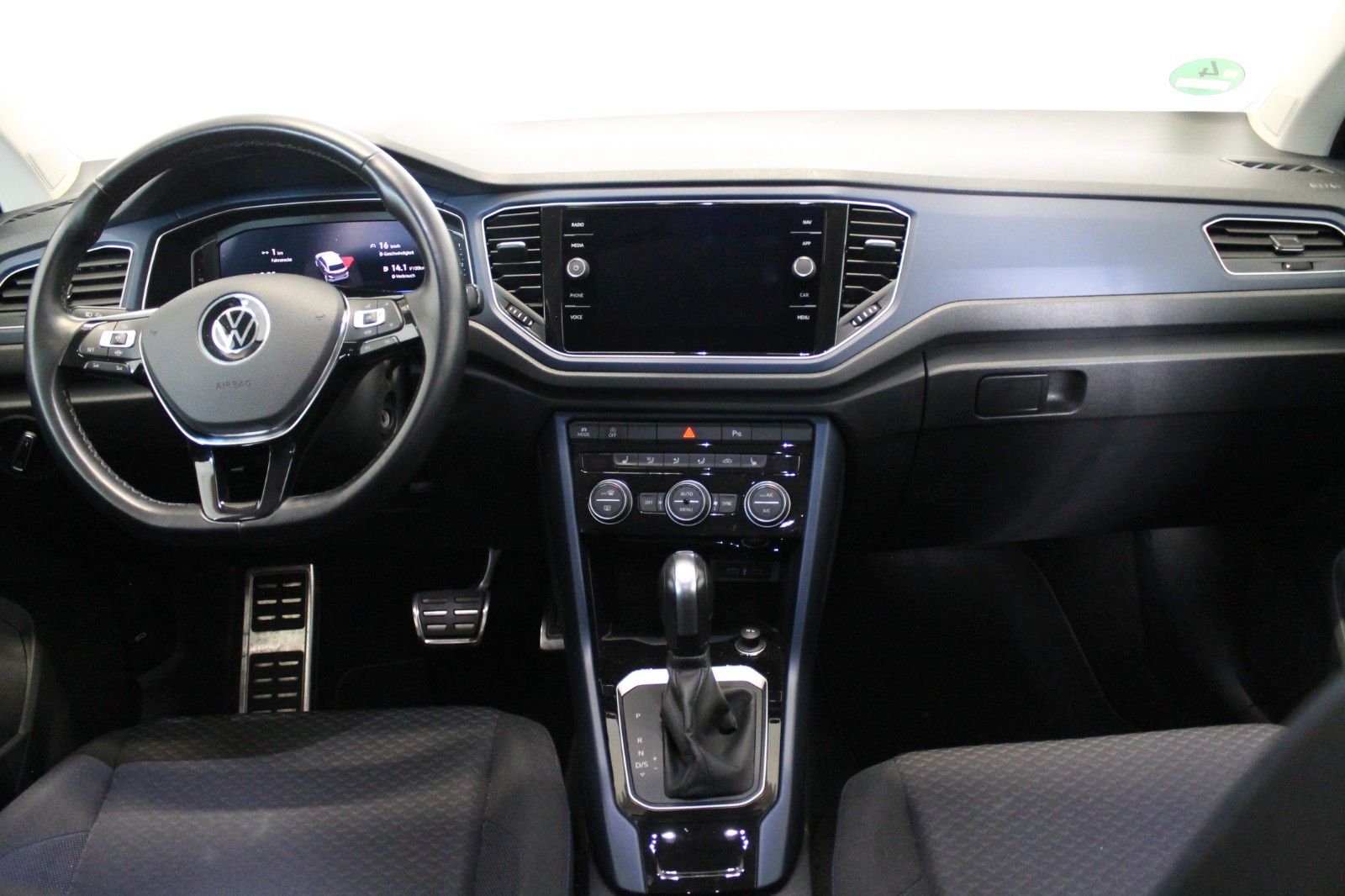 Volkswagen T-Roc United - Samsaru's Car Outlet