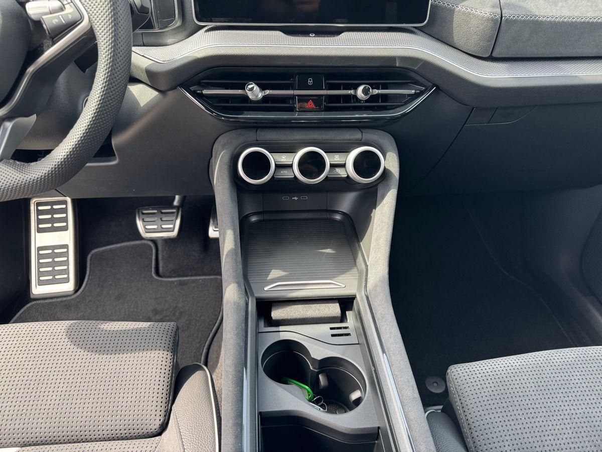 Skoda Kodiaq iV 1.5 TSI DSG SPORTLINE+AHK+NAVI+KAM+ACC
