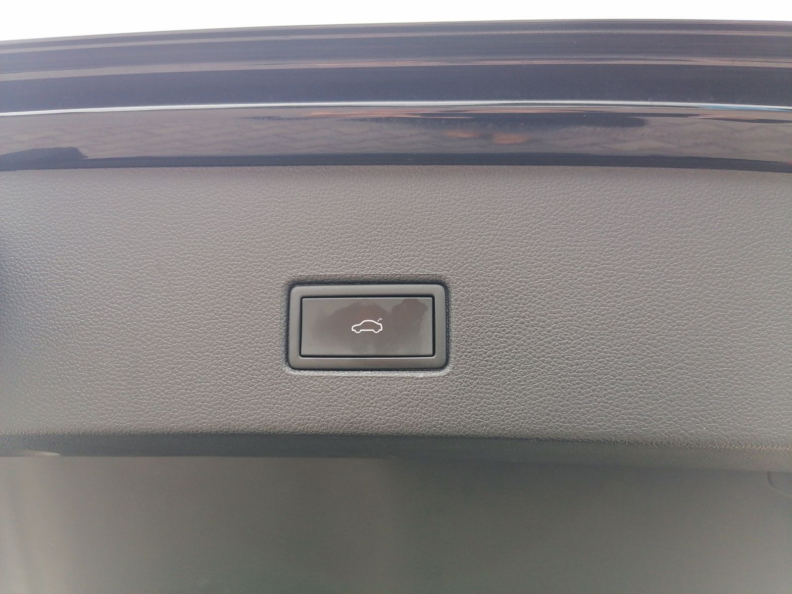 Volkswagen T-ROC Sport TSI - Samsaru's Car Outlet