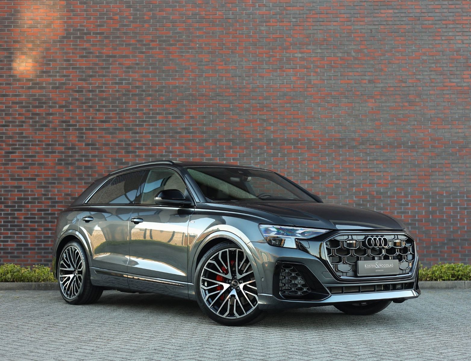Audi Q8 60 TFSIe Quattro Advanced - Samsaru's Car Outlet