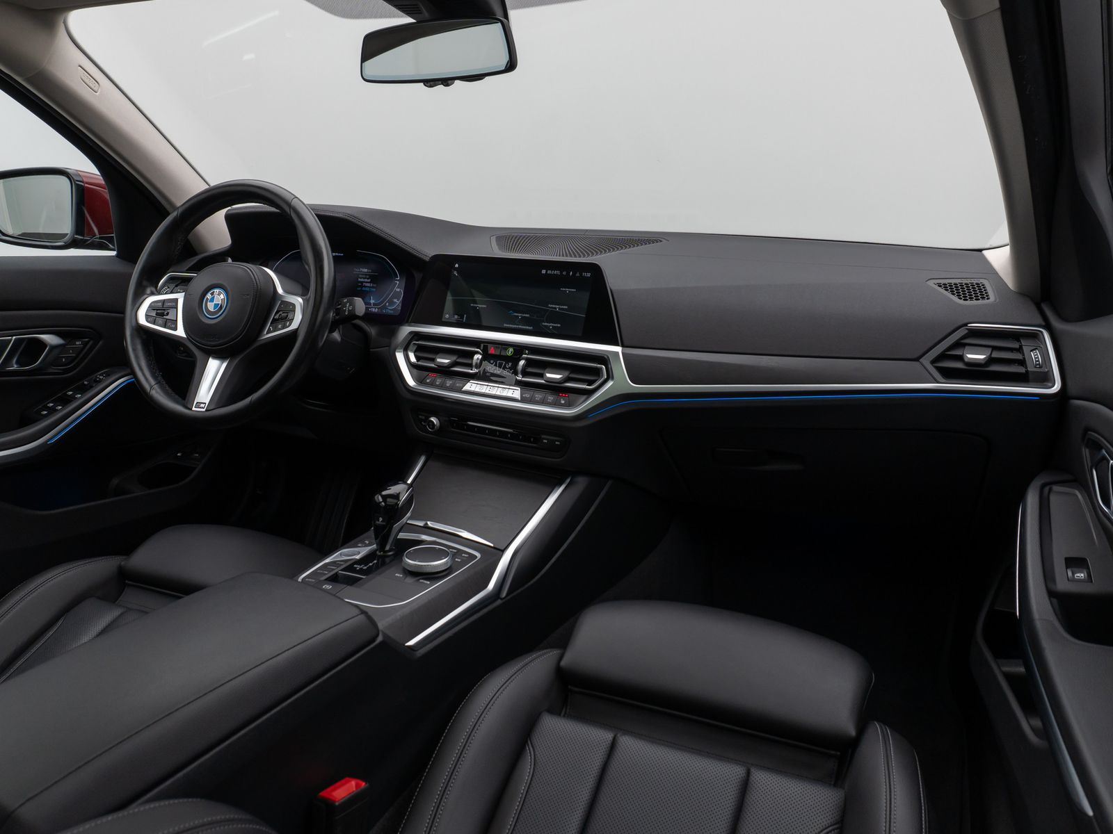 BMW 320e Luxury Line - Samsaru's Car Outlet