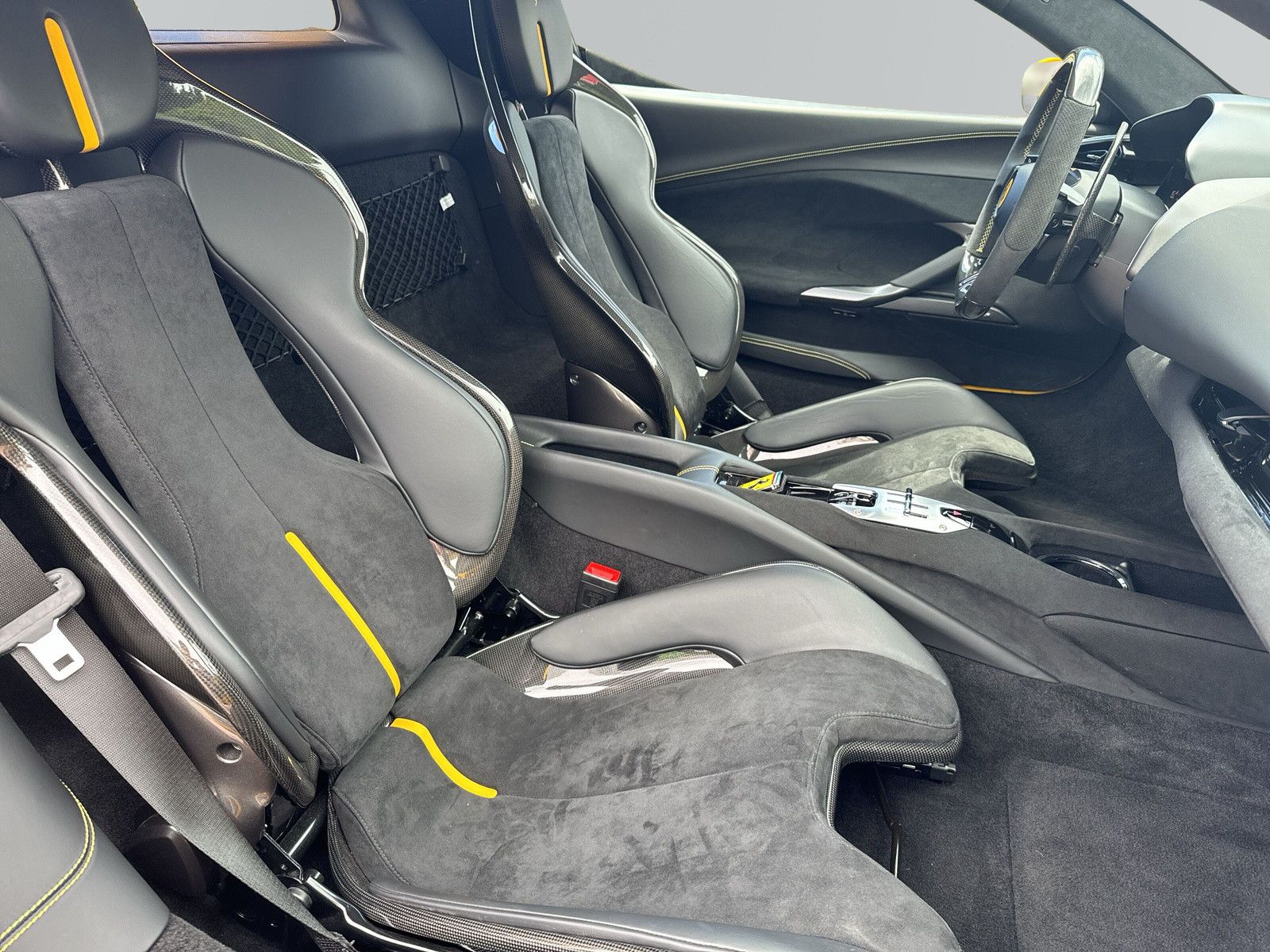 Ferrari 296 GTB DCT *CAM*ACC*CARBON SEATS