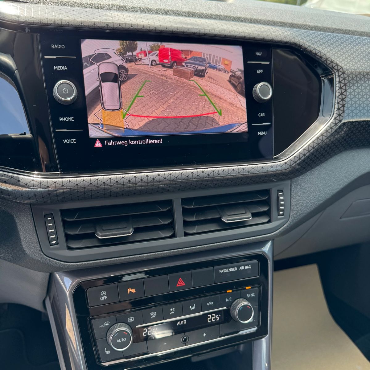 Volkswagen T-Cross Style - Samsaru's Car Outlet