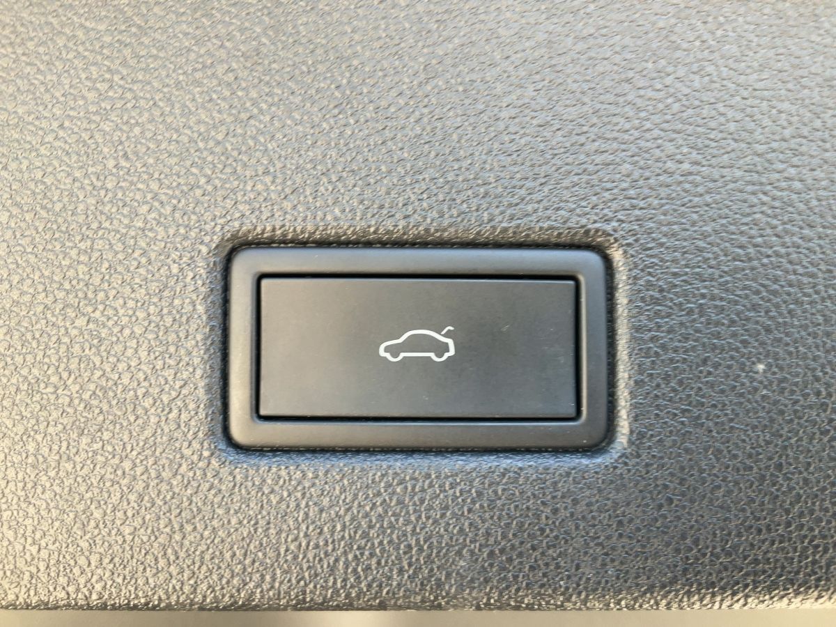 Volkswagen T-Roc R 2.0 TSI 4M DSG - Samsaru's Car Outlet