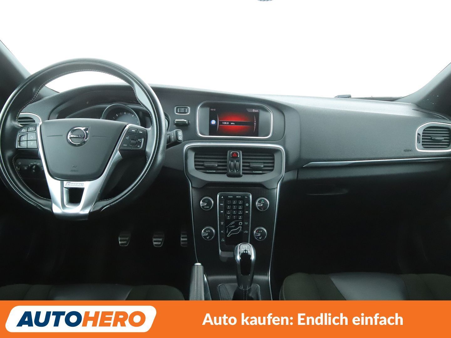 Volvo V40 2.0 T2 R-Design*NAVI*TEMPO*CAM*PDC*SHZ*