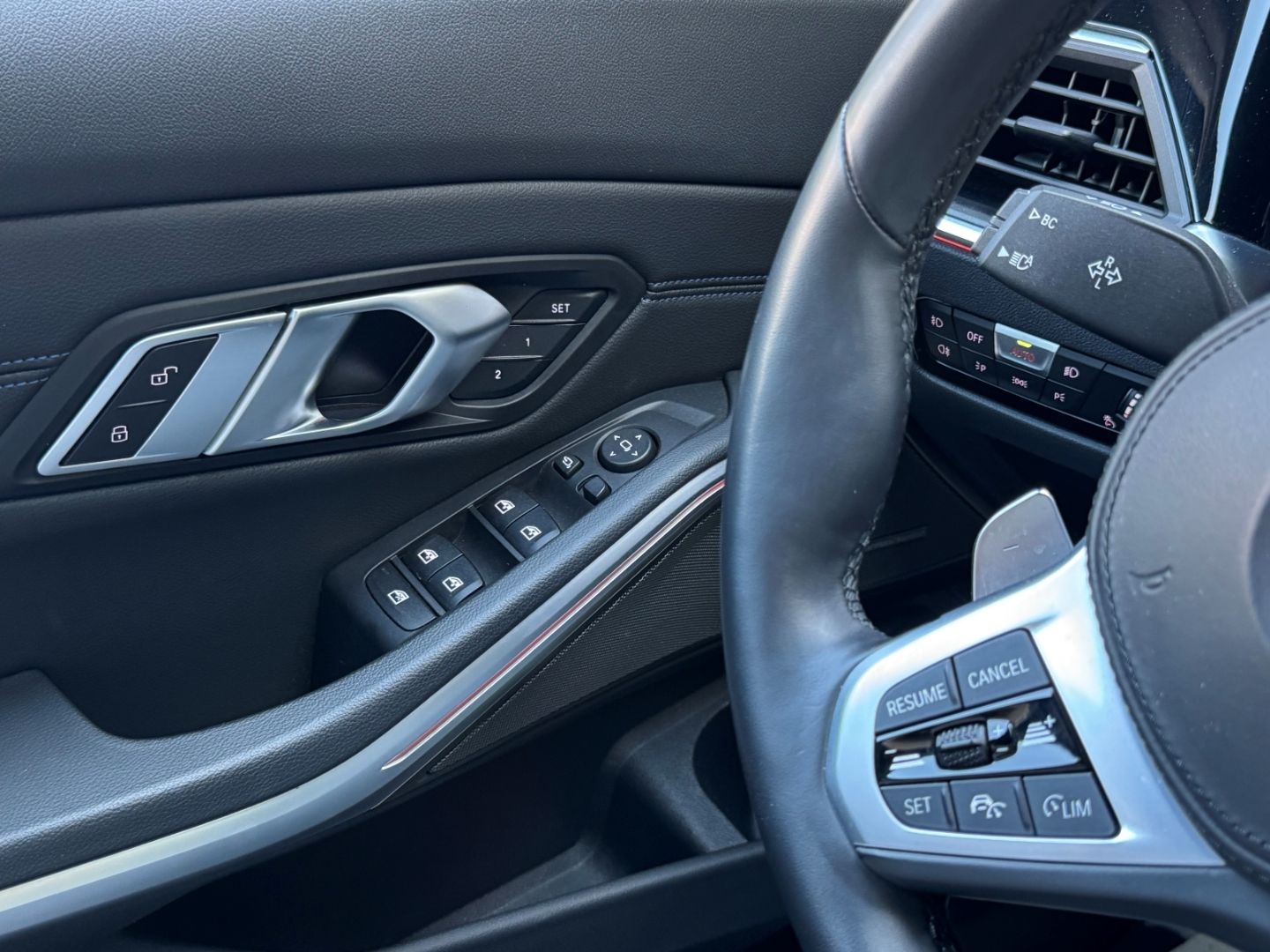 BMW 330 e Touring M SPORT - Samsaru's Car Outlet