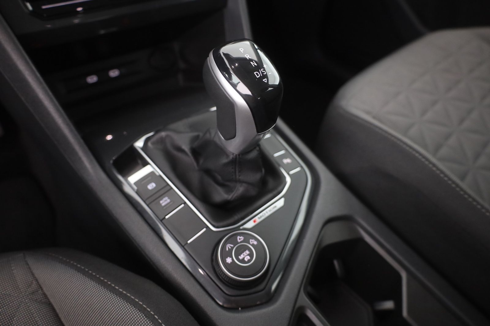 Volkswagen Tiguan 2.0 TSI 4Motion Life - Samsaru's Car Outlet