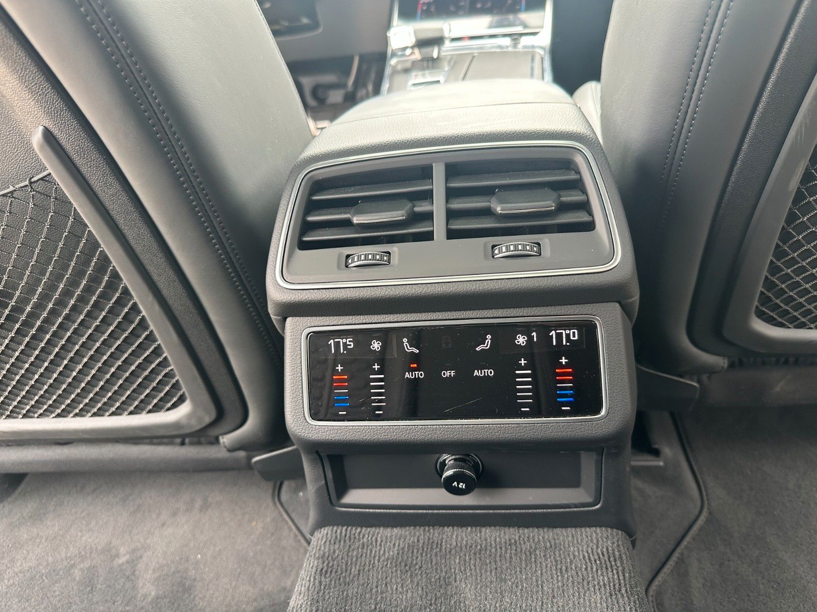 Audi RS 6 Av. 4.0 quattro/Pano/DynamickPak/23"schwarz