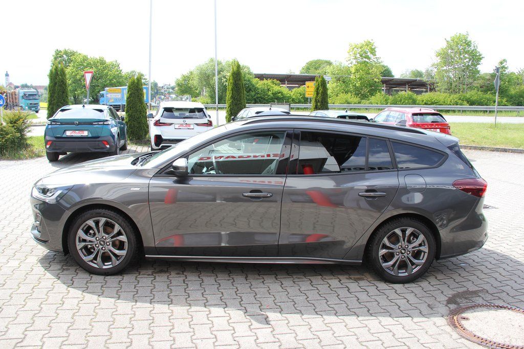 Ford Focus Turnier 155PS ST-LINE LED AdapTempomat CAM