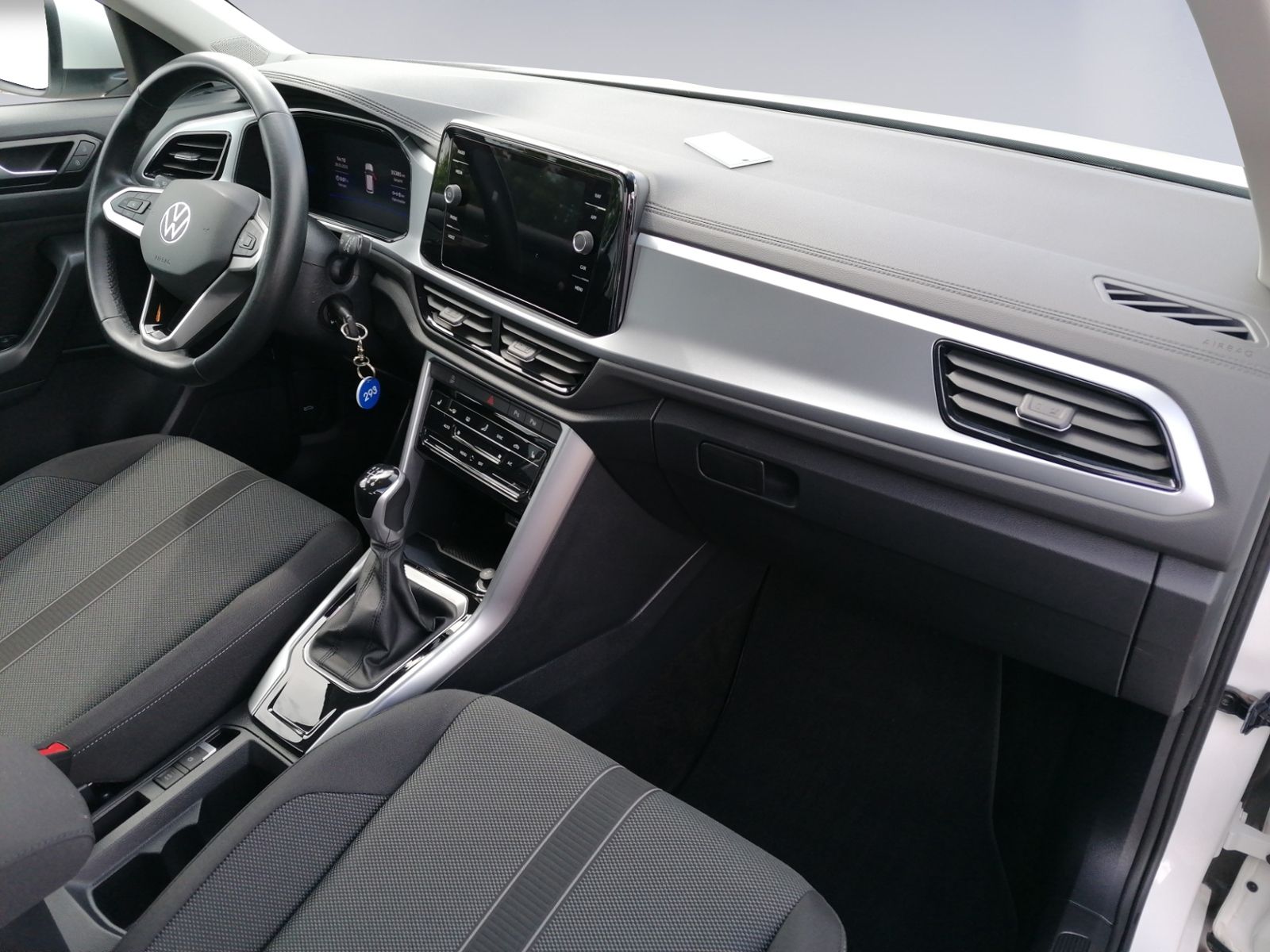 Volkswagen T-Roc 1.0 TSI Life - Samsaru's Car Outlet