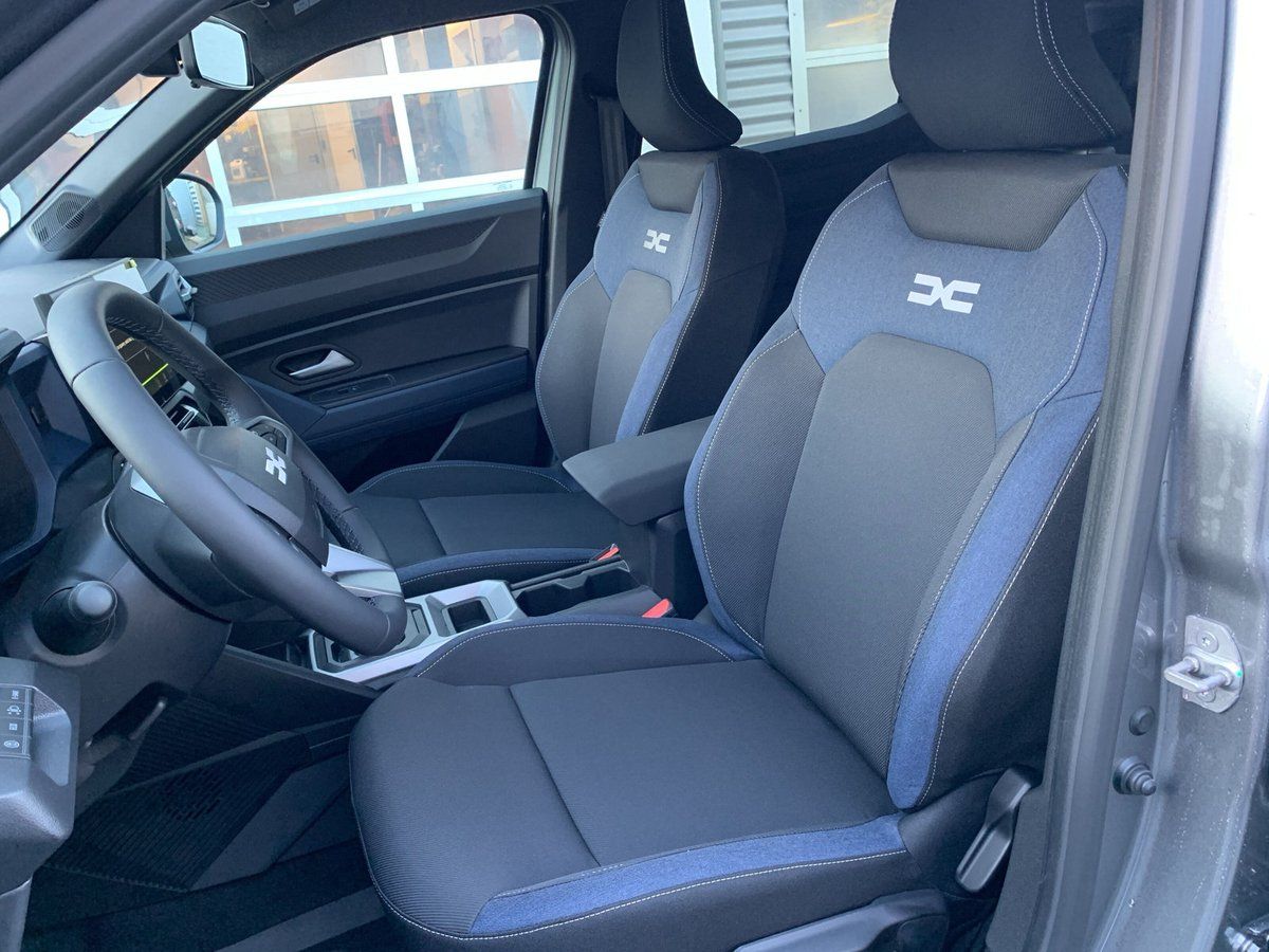 Dacia Duster HYBRID 140 - Samsaru's Car Outlet