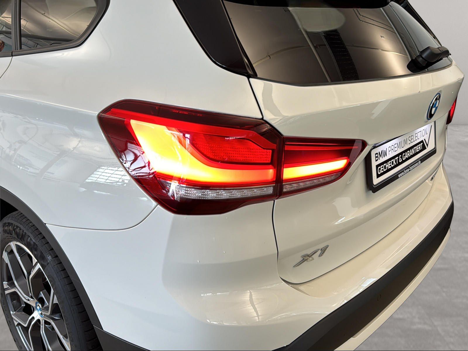 BMW X1 xDrive25e - Samsaru's Car Outlet