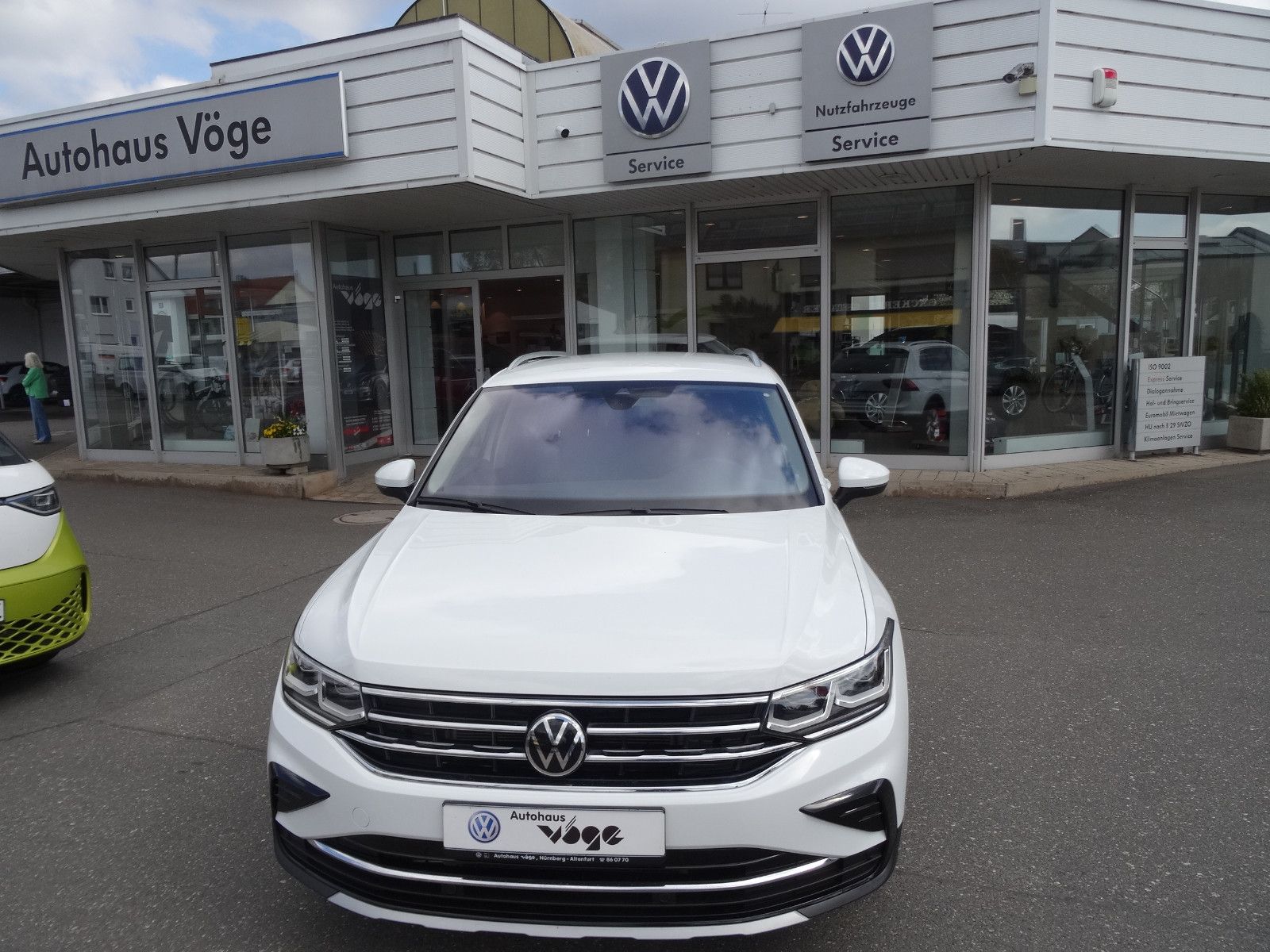 Volkswagen Tiguan 2.0 TDI SCR DSG 4MOTION Elegance - Samsaru's Car Outlet