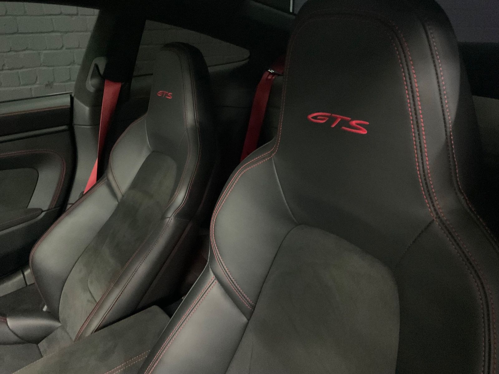 Porsche 911 / 992 Carrera 4 GTS / Kamera / Glasdach