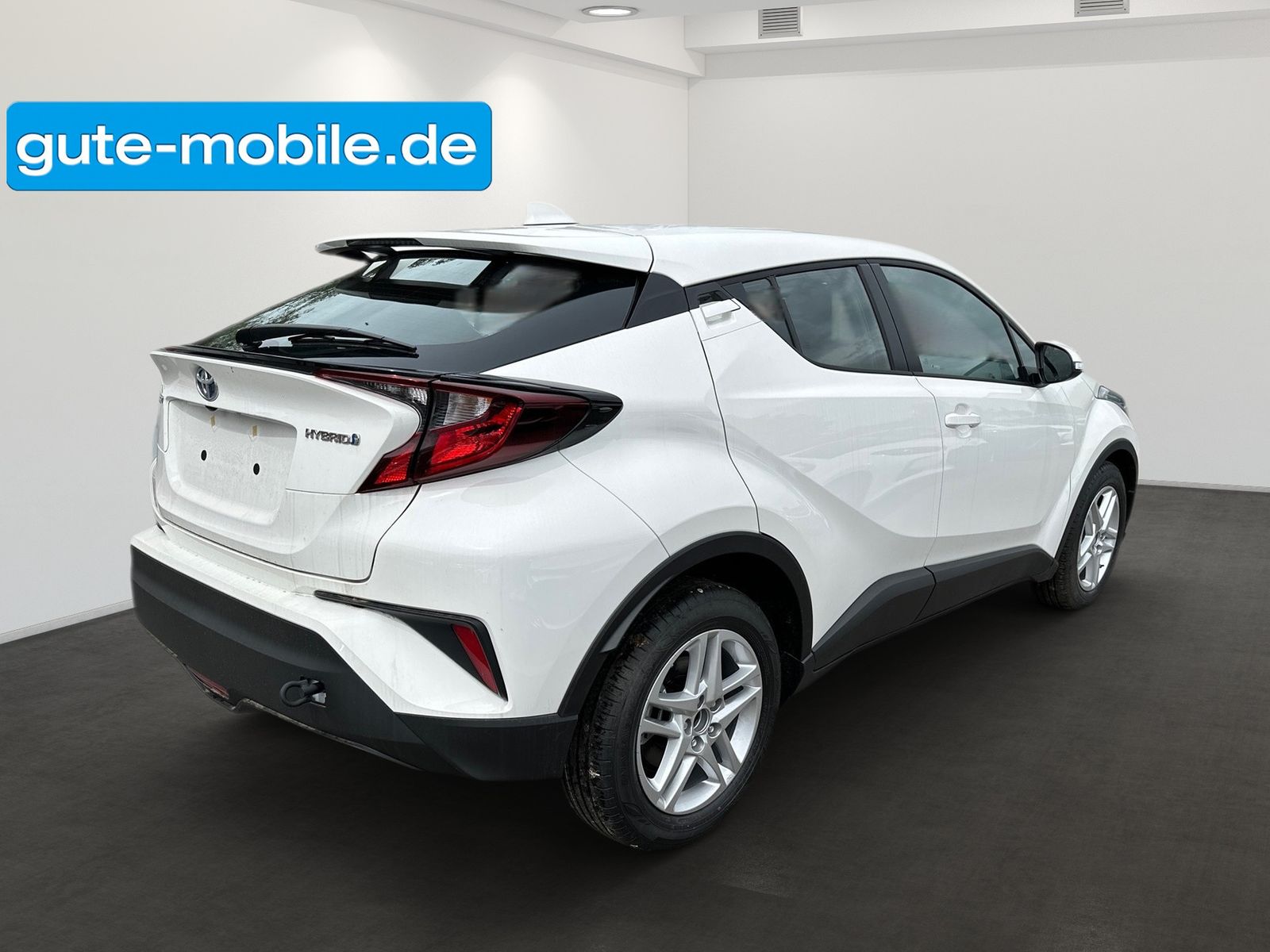 Toyota C-HR 1.8-l-Hybrid - Samsaru's Car Outlet