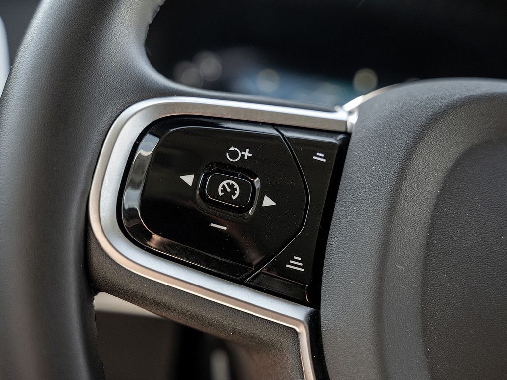 Volvo XC90 T8 AWD Core AHK RÜCKFAHRKAMERA H/K