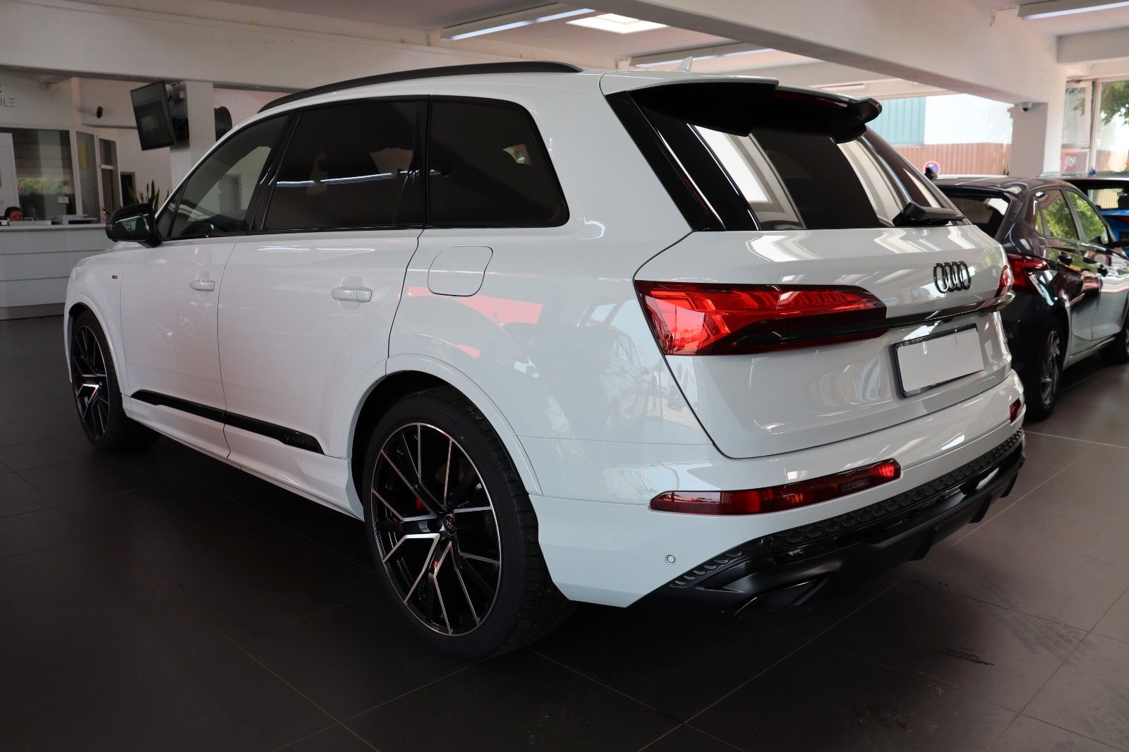 Audi Q7 S line 60 TFSI e quattro PHEV AHK Panoram 5JG