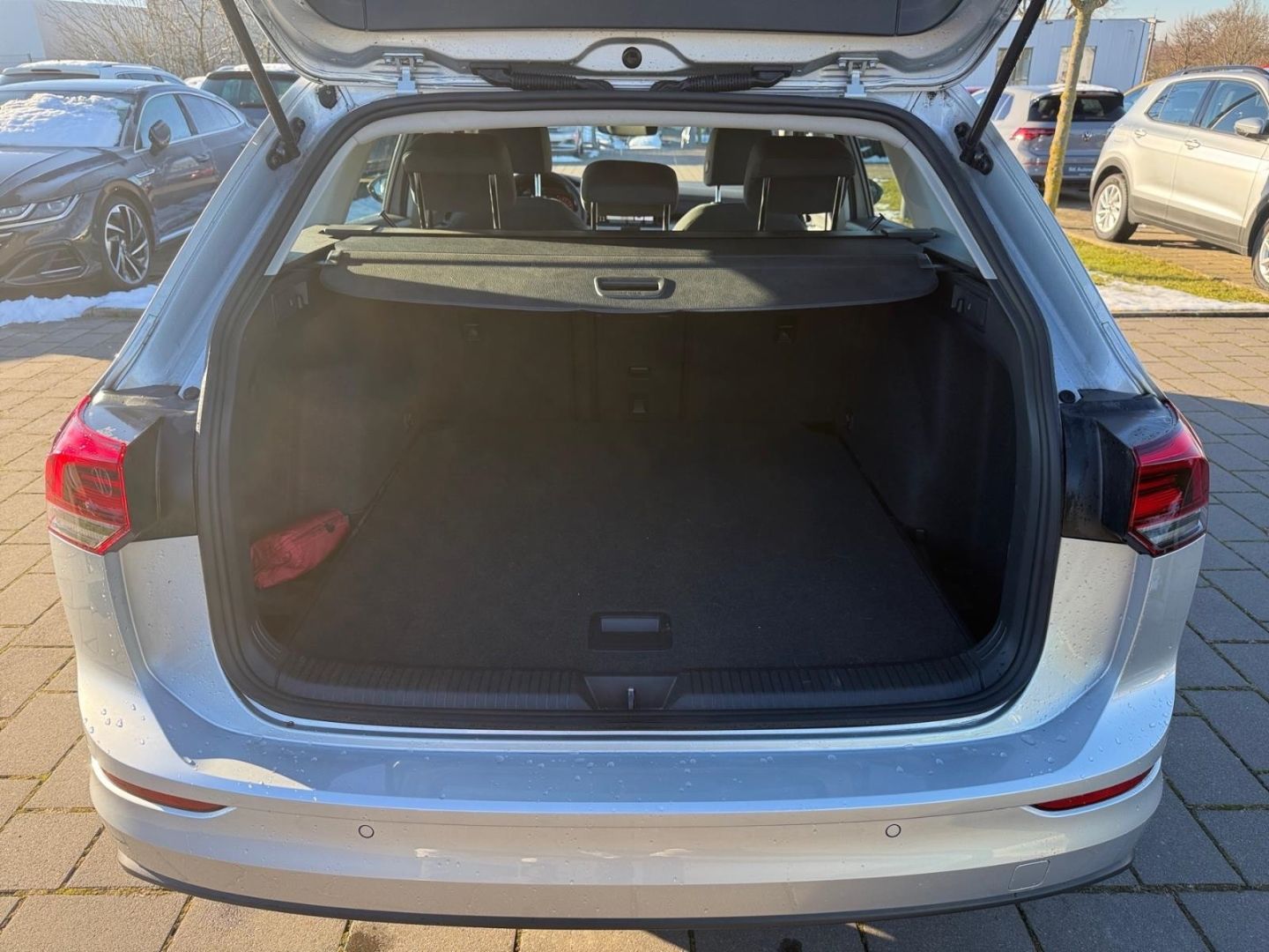 Volkswagen Golf Variant 8 VIII Life 1.0 eTSI - Samsaru's Car Outlet