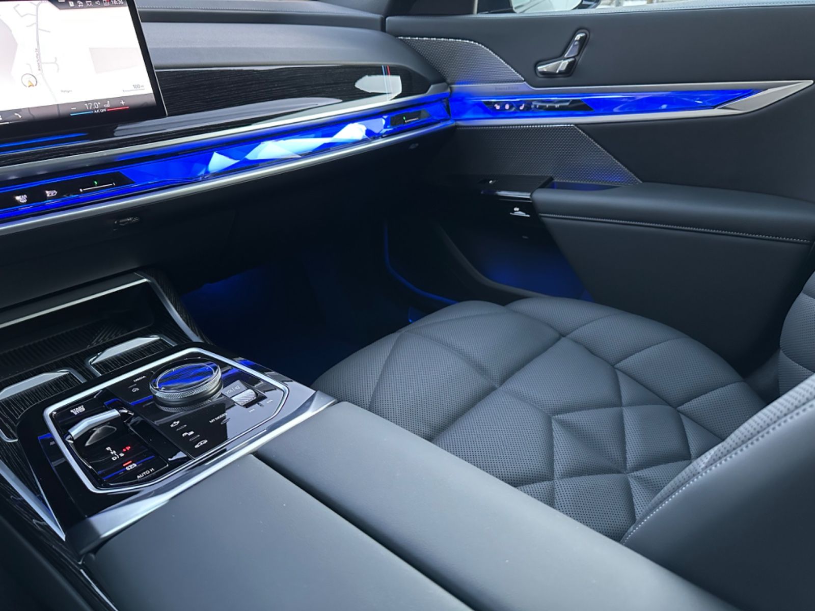 BMW 740 d xDrive M Sport  Fond Entertainment,TV