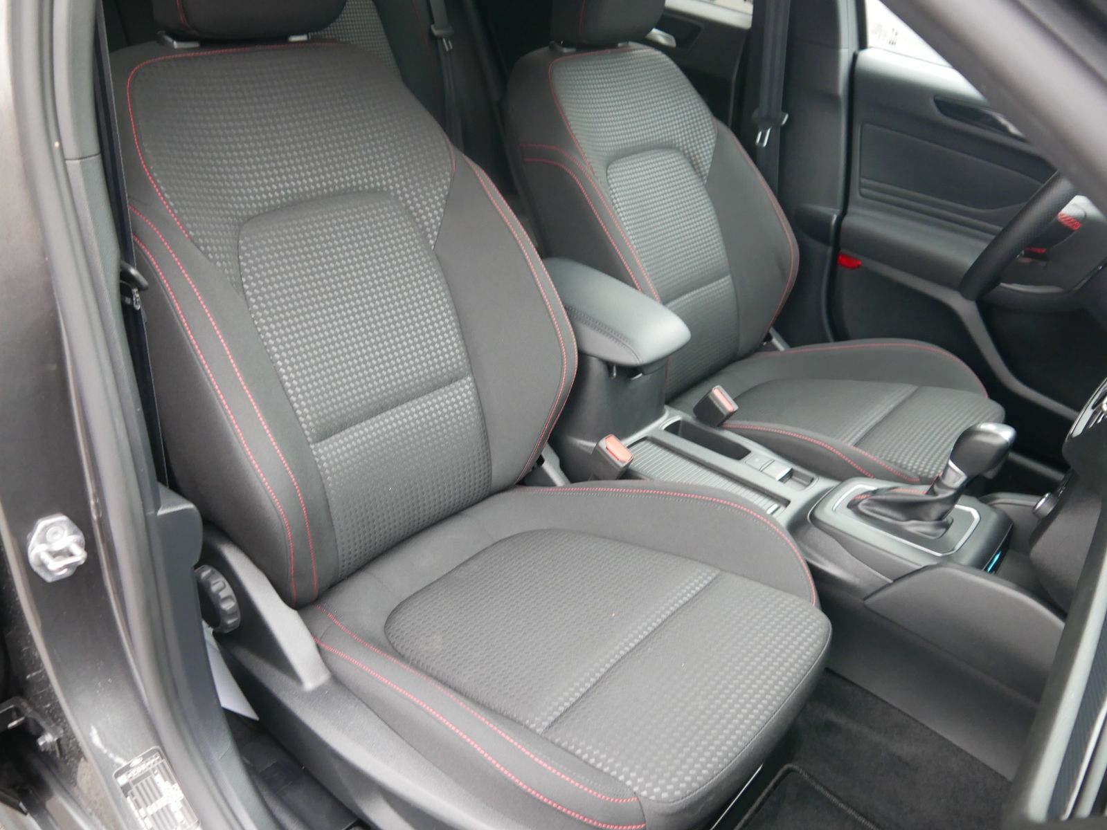 Ford Focus Turnier 1.0 M-Hybrid ST-Line LED Navi ACC
