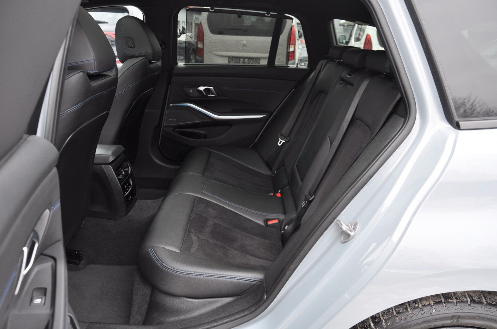 BMW 320 d Touring xDrive M Sport STANDH-PANO-CARBON