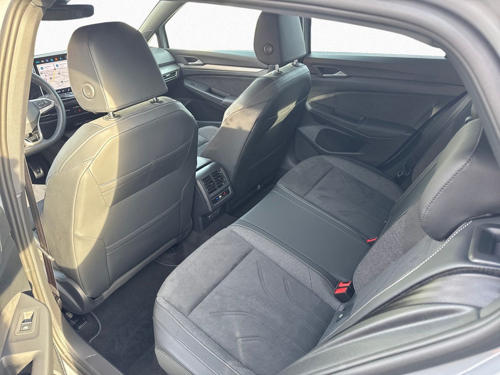 Volkswagen Golf VIII Style 1.5 eTSI 7-DSG NAVI KLIMA PDC