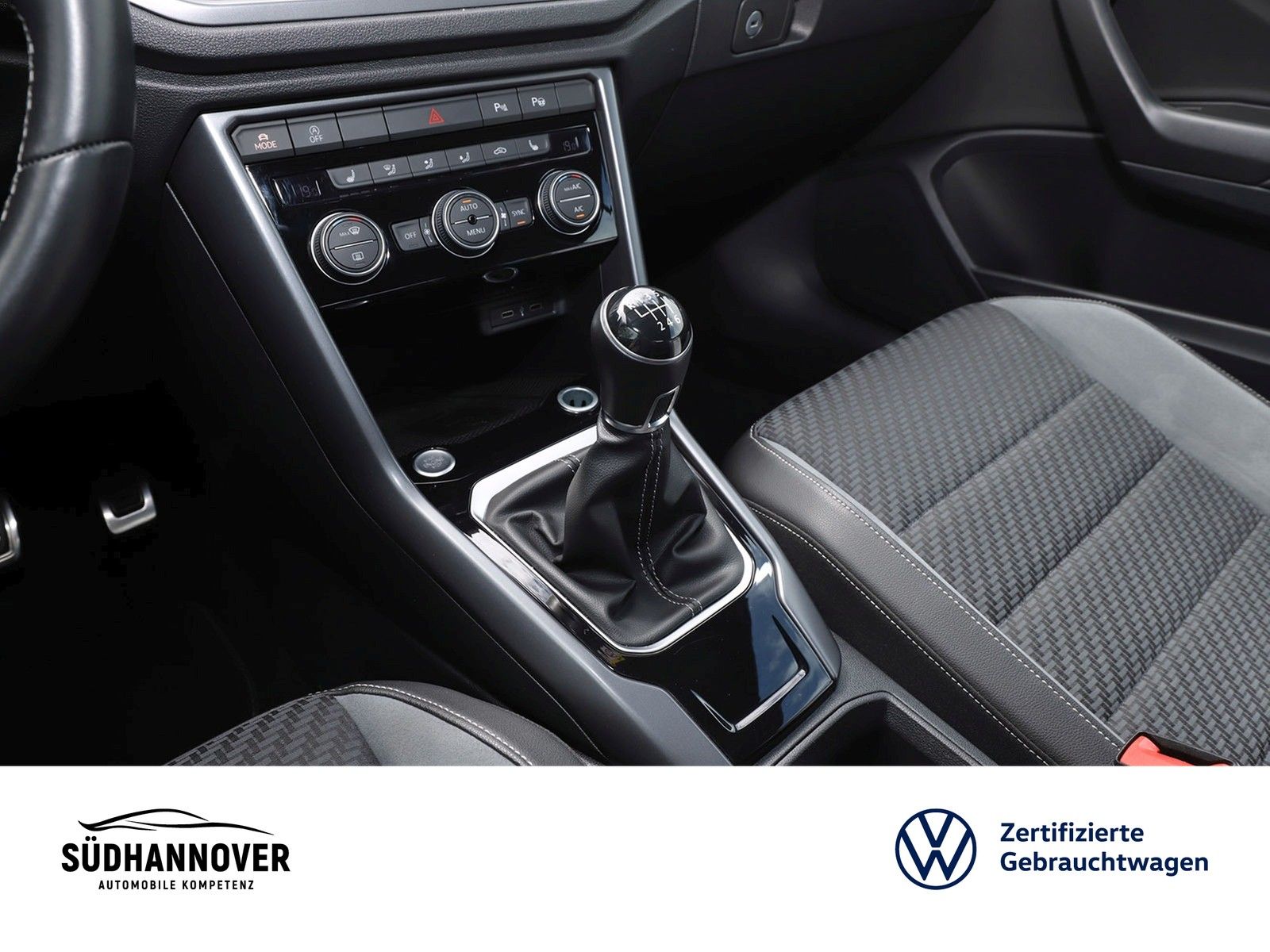 Volkswagen T-Roc R-Line 1.5 TSI - Samsaru's Car Outlet