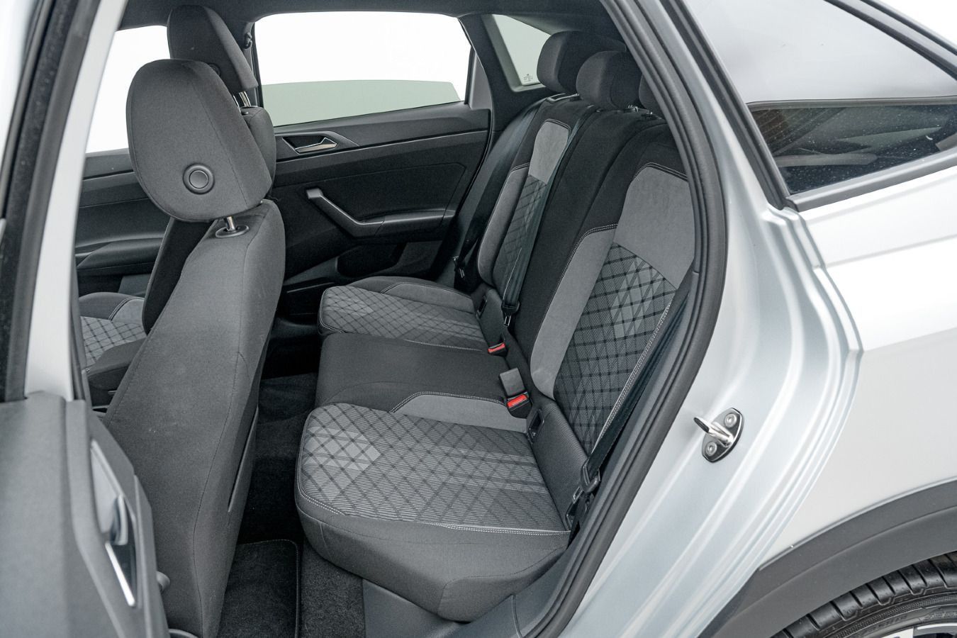 Volkswagen Taigo 1.0 TSI R-Line - Samsaru's Car Outlet