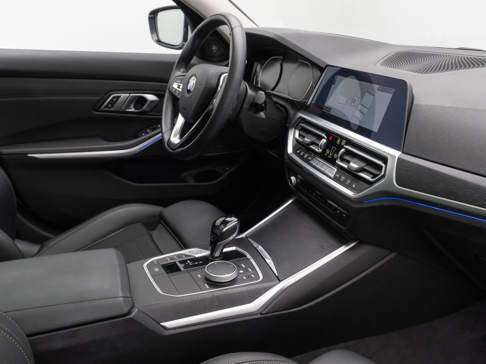 BMW 320d SportLine - Samsaru's Car Outlet