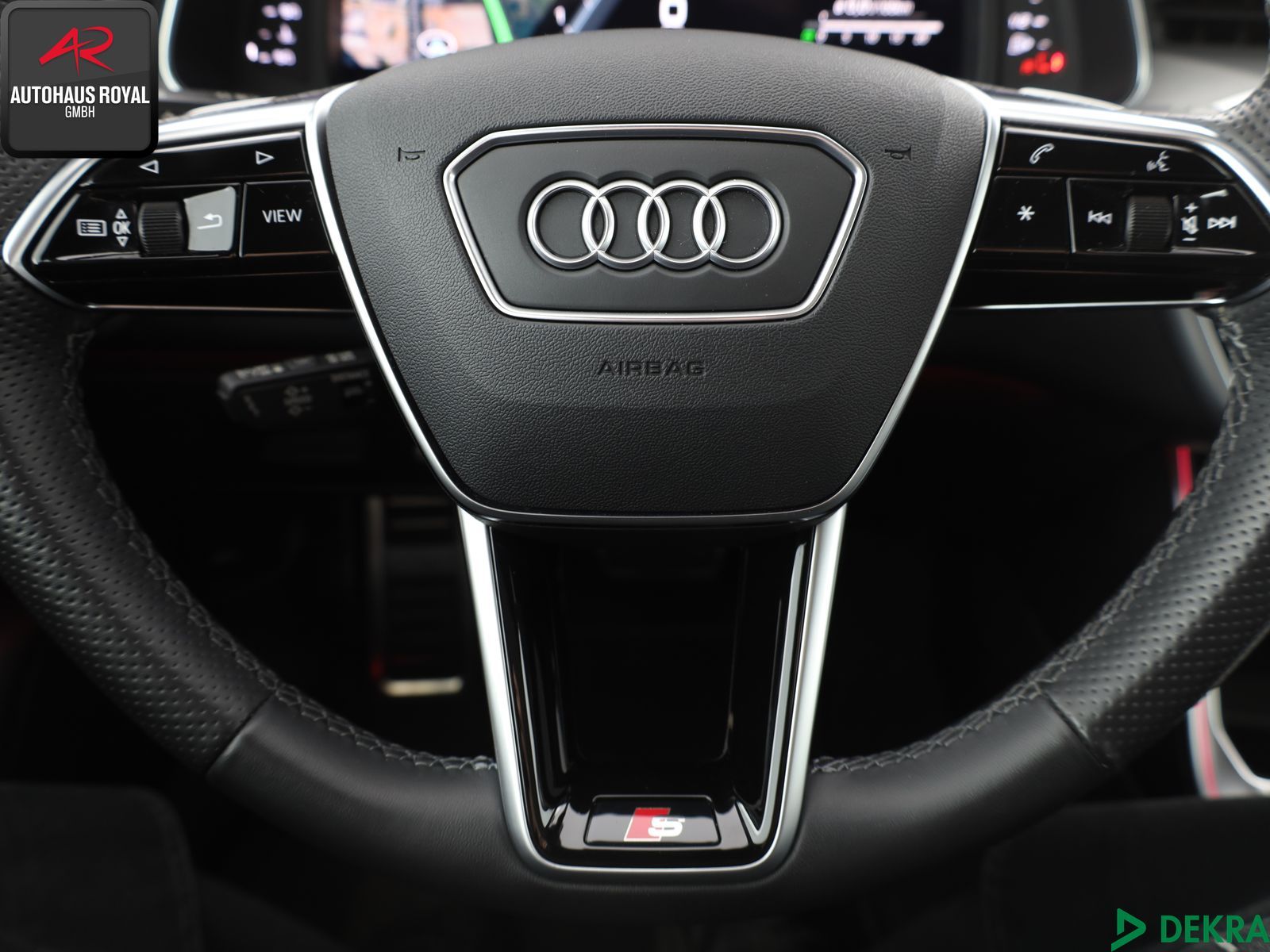 Audi A6 Avant 55 TFSI qu S LINE - Samsaru's Car Outlet