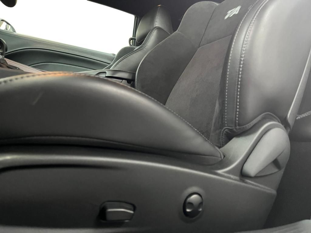Dodge Challenger 5.7 R/T Cam+Navi+Sitzklima+Xenon+AUT