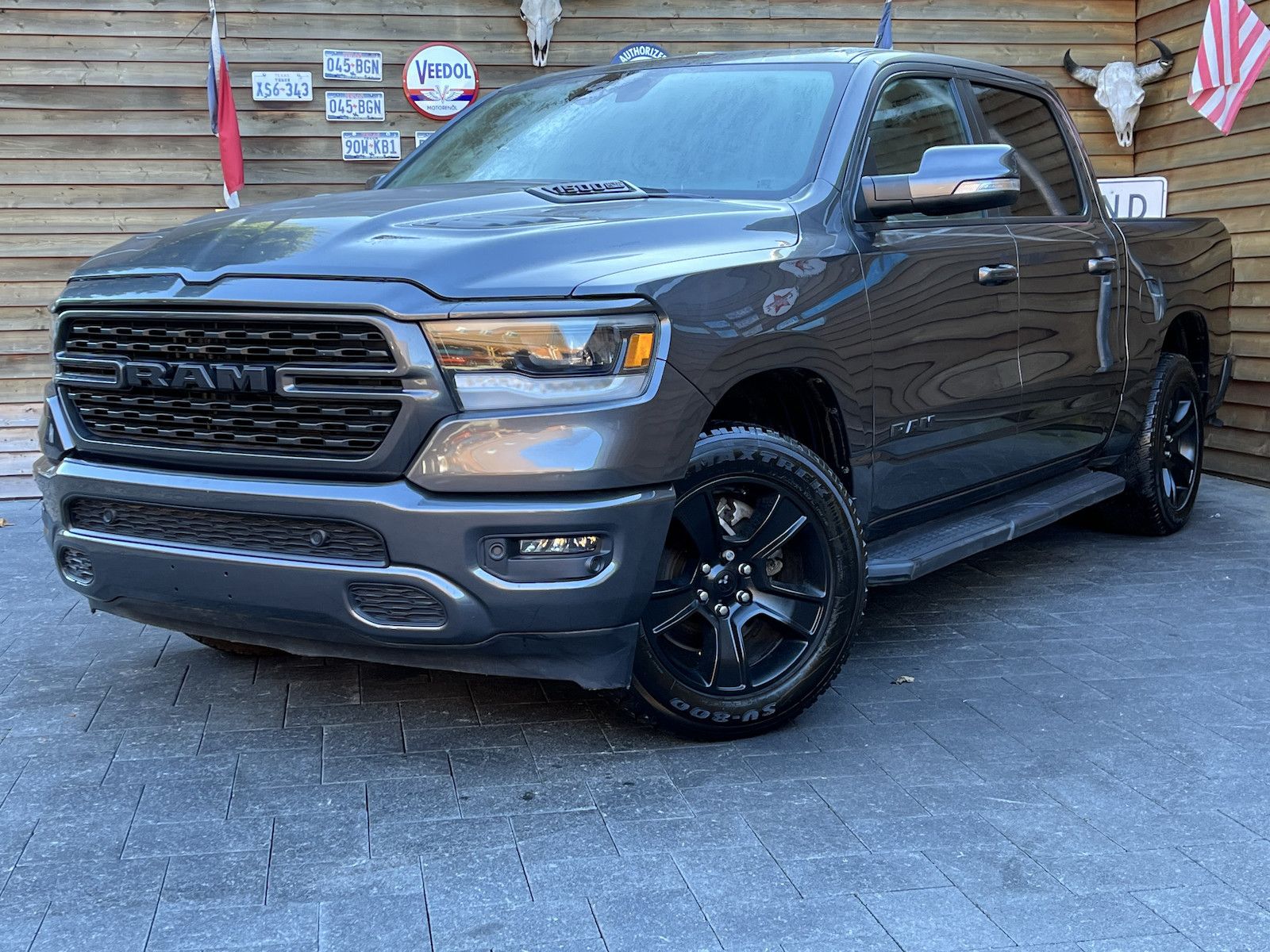 Dodge RAM 1500 SPORT 5,7L Pano 4x4 LPG 12´´ Navi AHK
