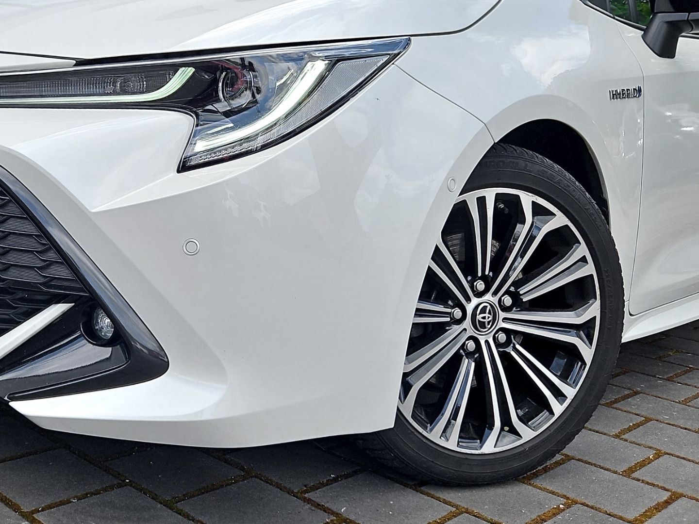 Toyota Corolla 2.0 Hybrid Club - Samsaru's Car Outlet