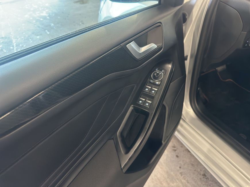 Ford Focus Turnier 1.0 EcoBoost Hybrid Aut. ST-LINE X