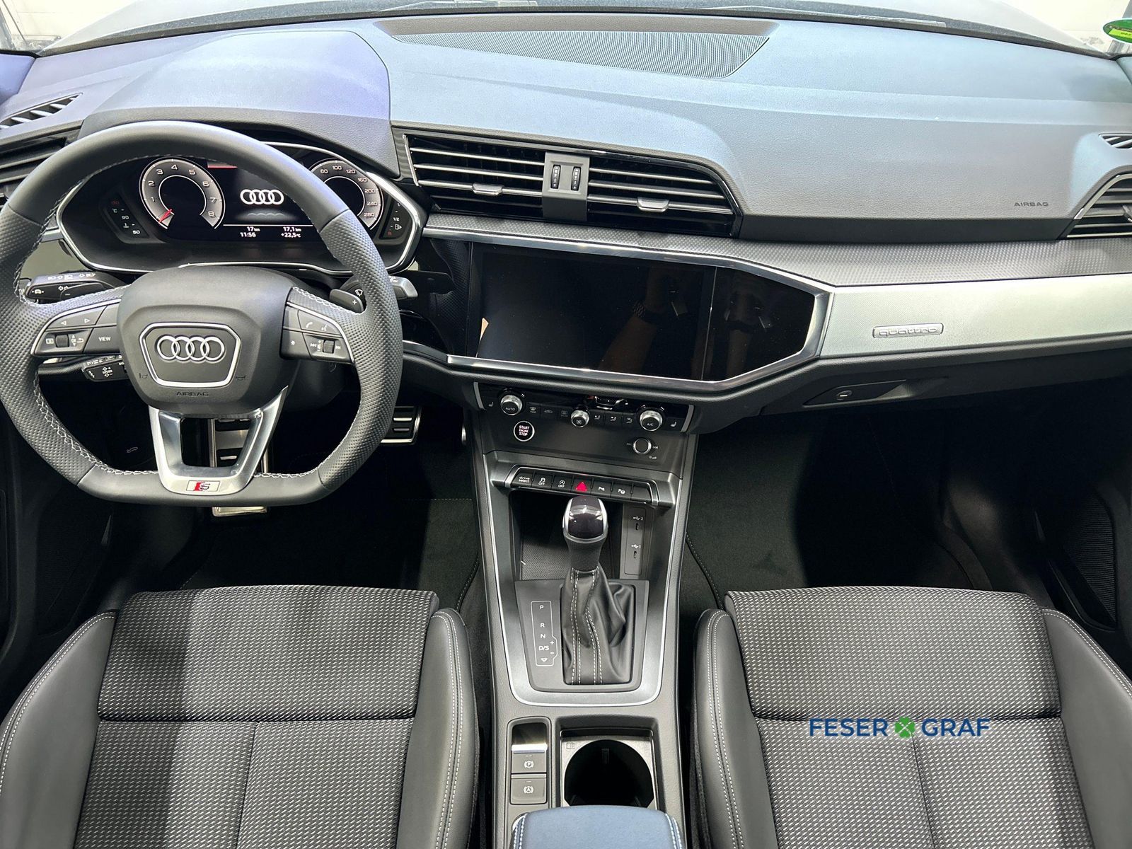Audi Q3 S line 40 TFSI qu. AHK Pano RFK ACC Keyless