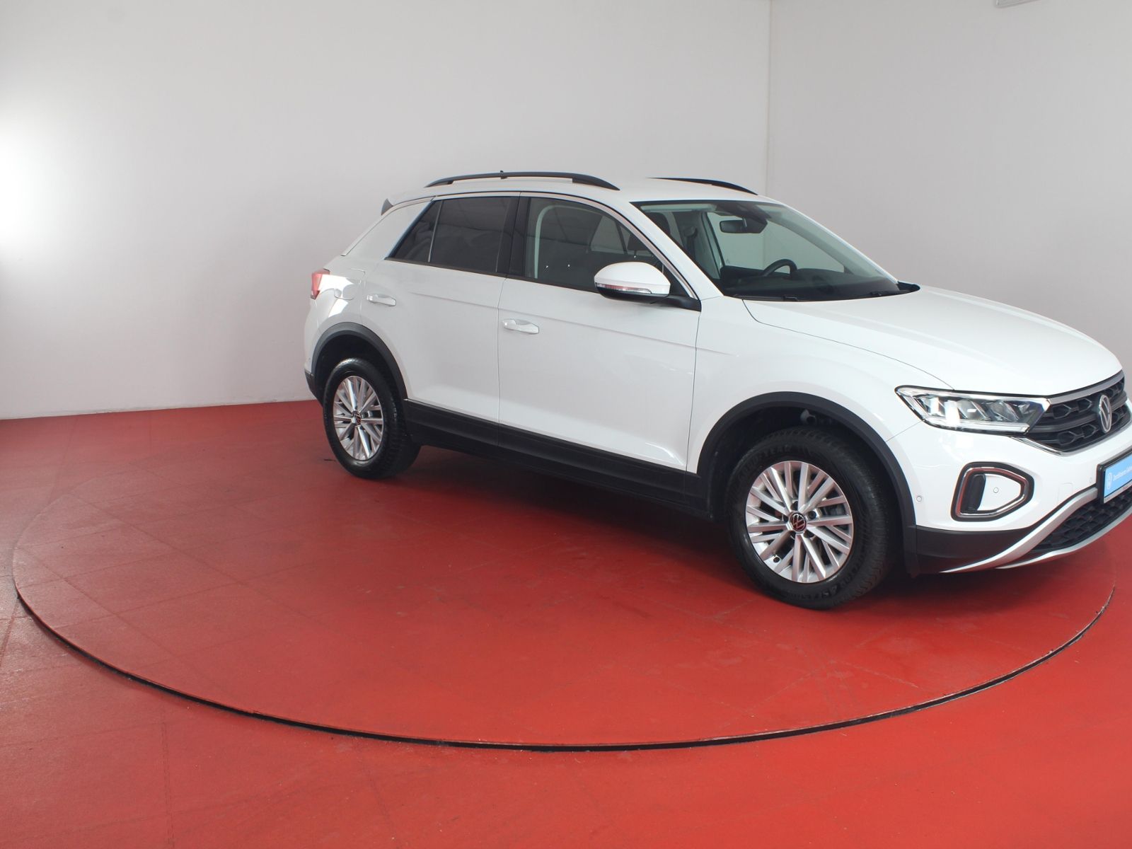 Volkswagen T-ROC Life 1.0TSI - Samsaru's Car Outlet