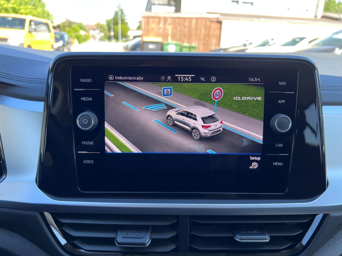 Volkswagen T-Roc 1.0TSI Life - Samsaru's Car Outlet