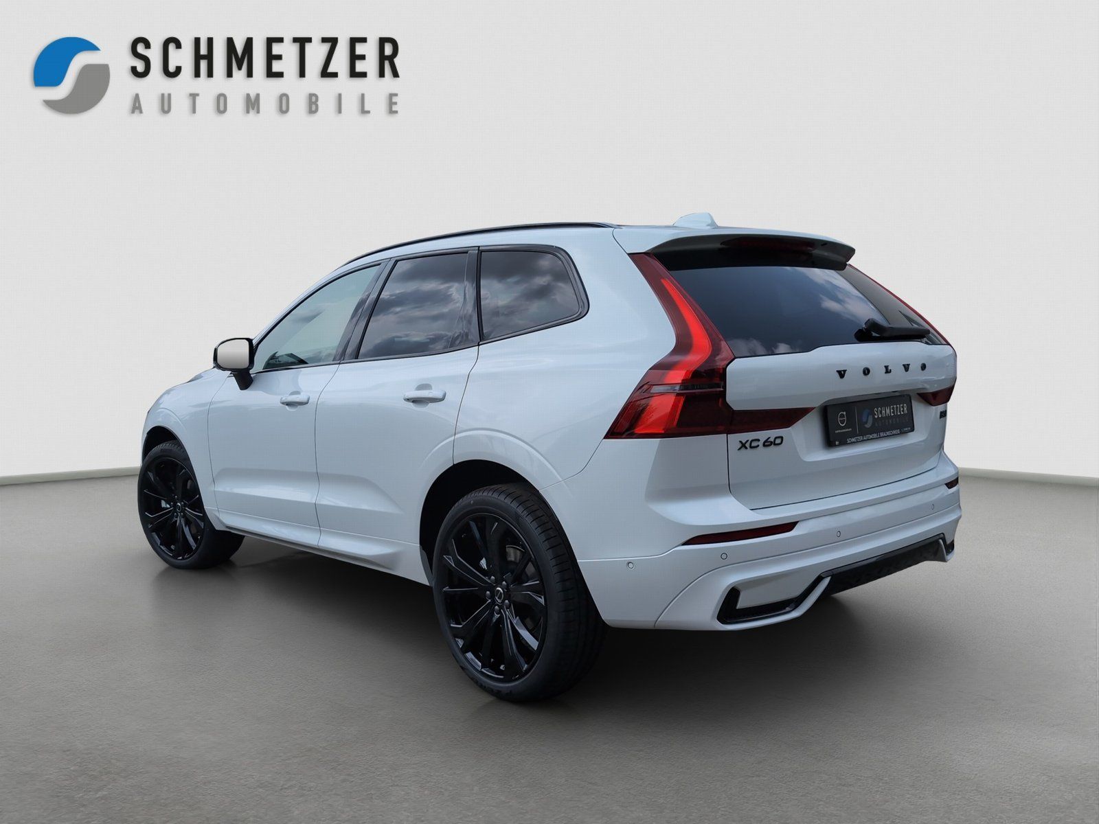 Volvo XC60 Black Edition B5 AWD Plus - Samsaru's Car Outlet