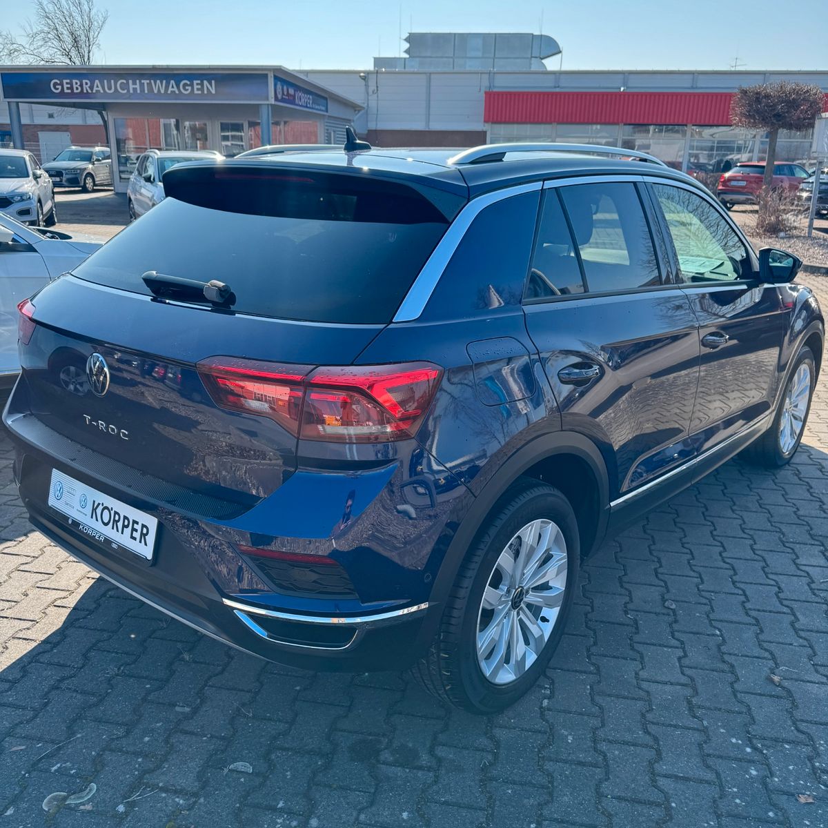 Volkswagen T-Roc Sport - Samsaru's Car Outlet