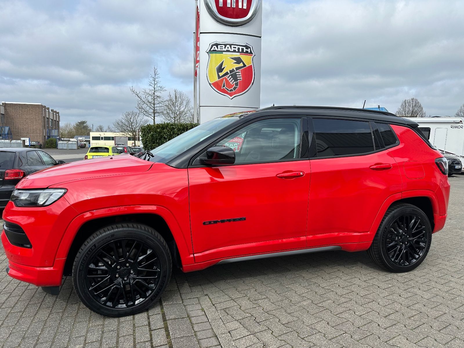 Jeep CompassS Plug-In Hybrid 4WD 8-fach Bereifung AHK