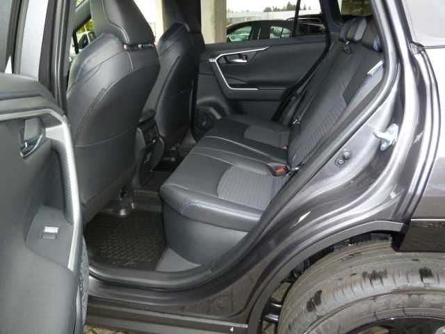 Toyota RAV 4 Hybrid Style - Samsaru's Car Outlet