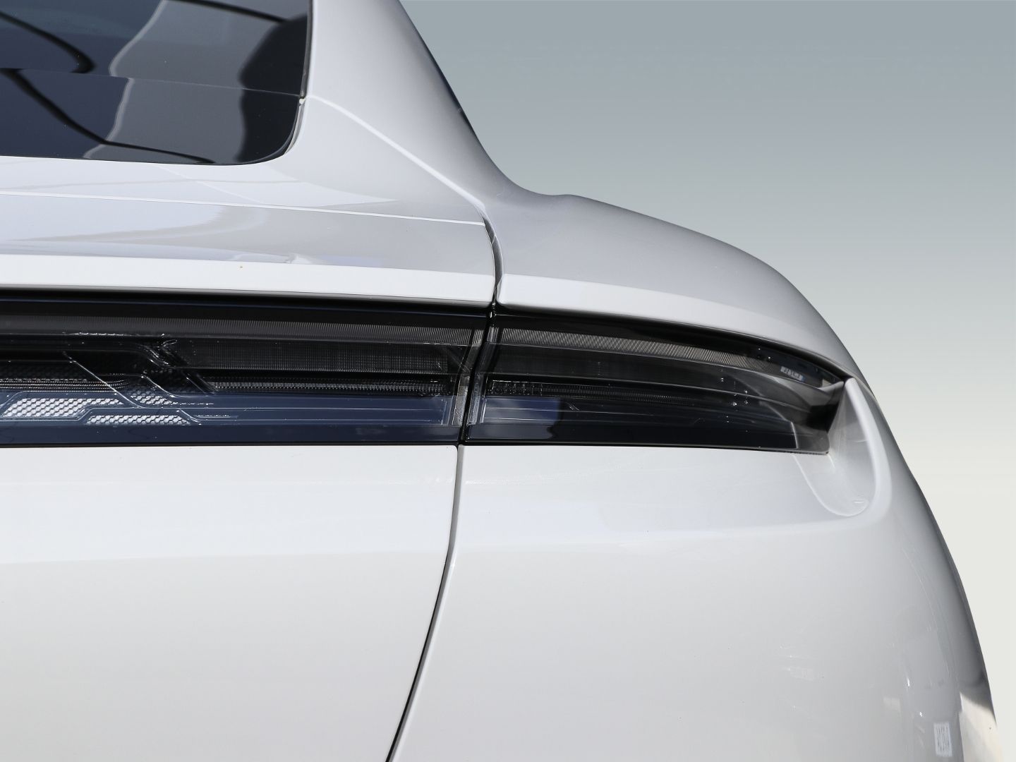 Porsche Taycan GTS Surround-View InnoDrive Sitzbelüftung